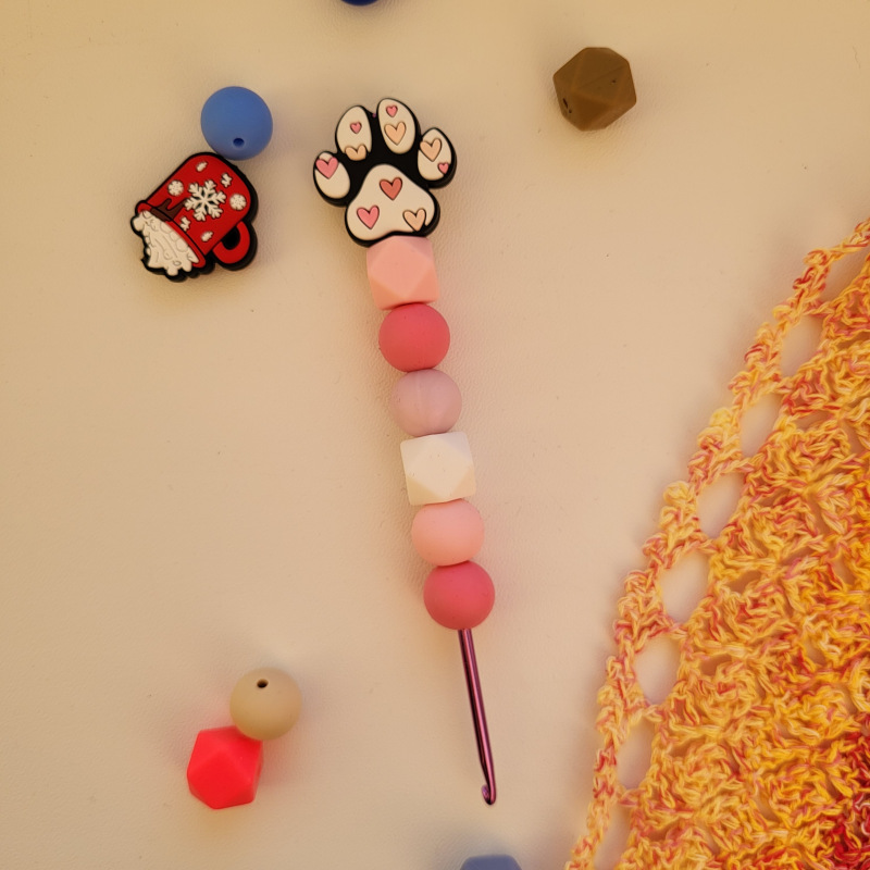 Designový háček vel. 3mm / tlapka 1