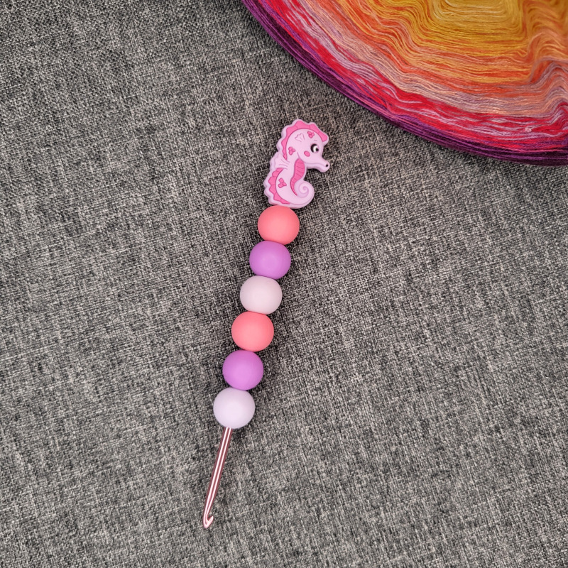 Designový háček vel. 3,5mm / mořský koník 1