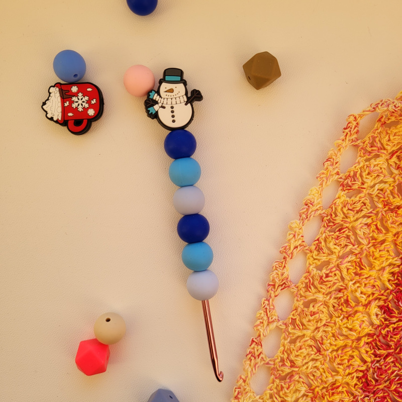 Designový háček vel. 3,5mm / sněhulák tmavší