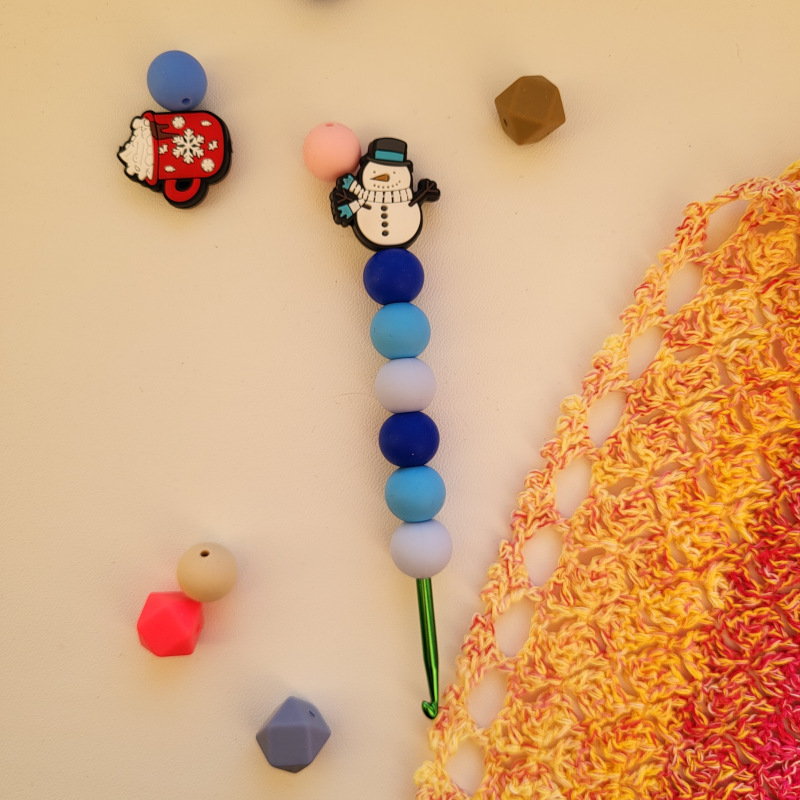 Designový háček vel. 4mm / sněhulák tmavší